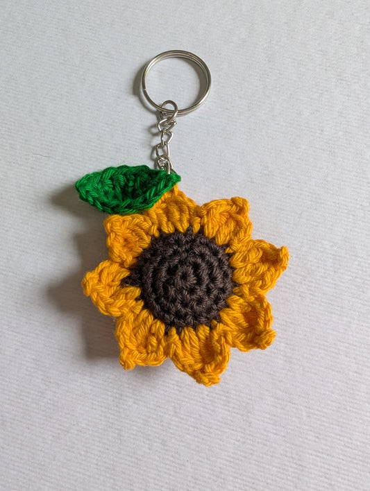 Handmade Crochet Sunflower Keychain – Cute & Vibrant Yarn Accessory